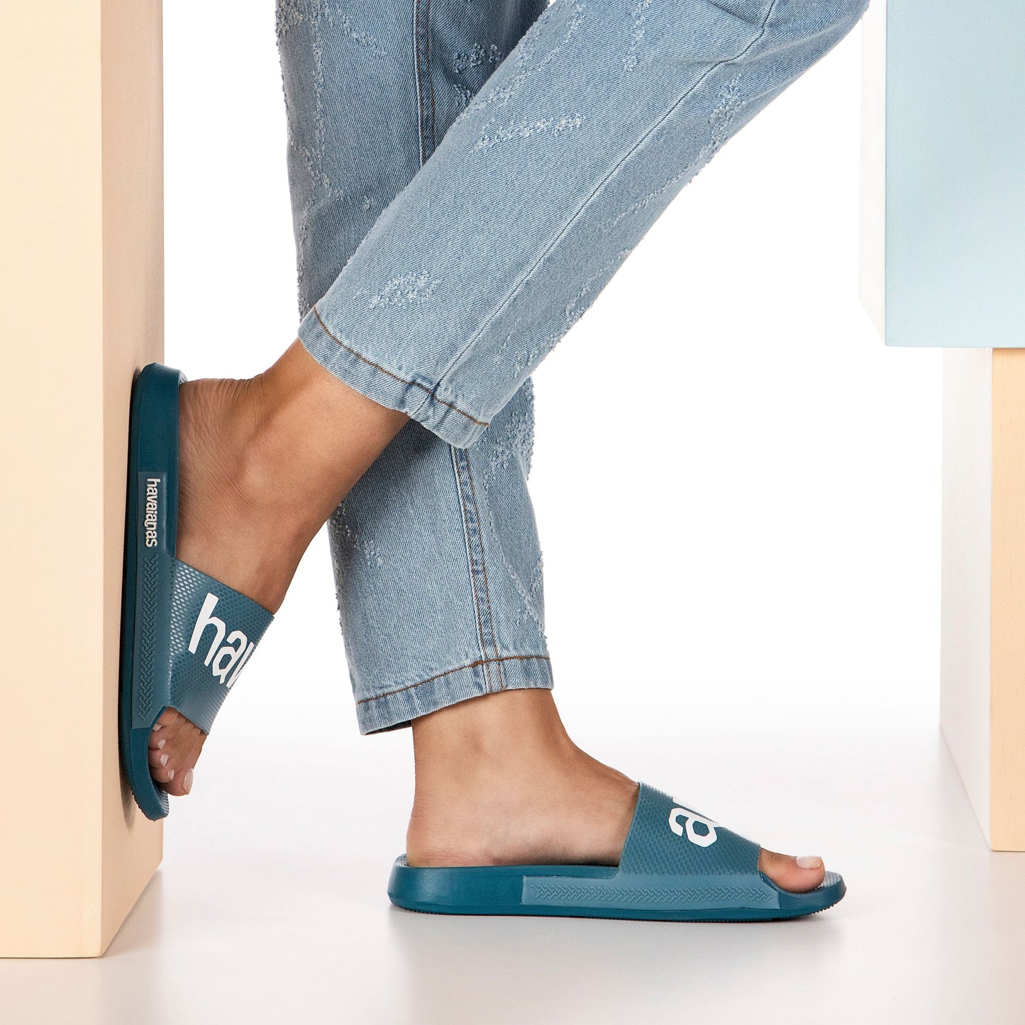 Chinelos Havaianas Slide Classic Logomania