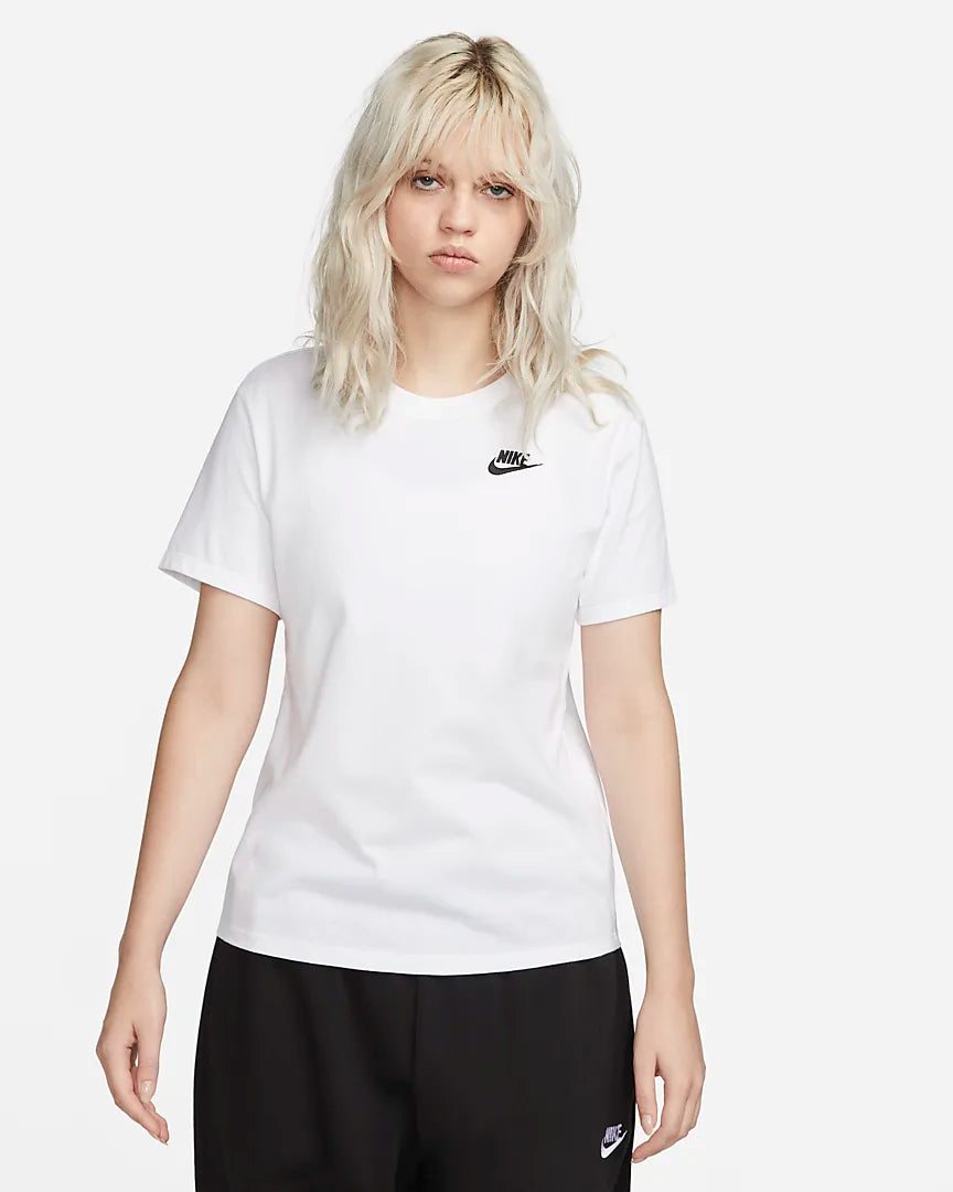 T-shirts Nike Sportswear Club Essentials